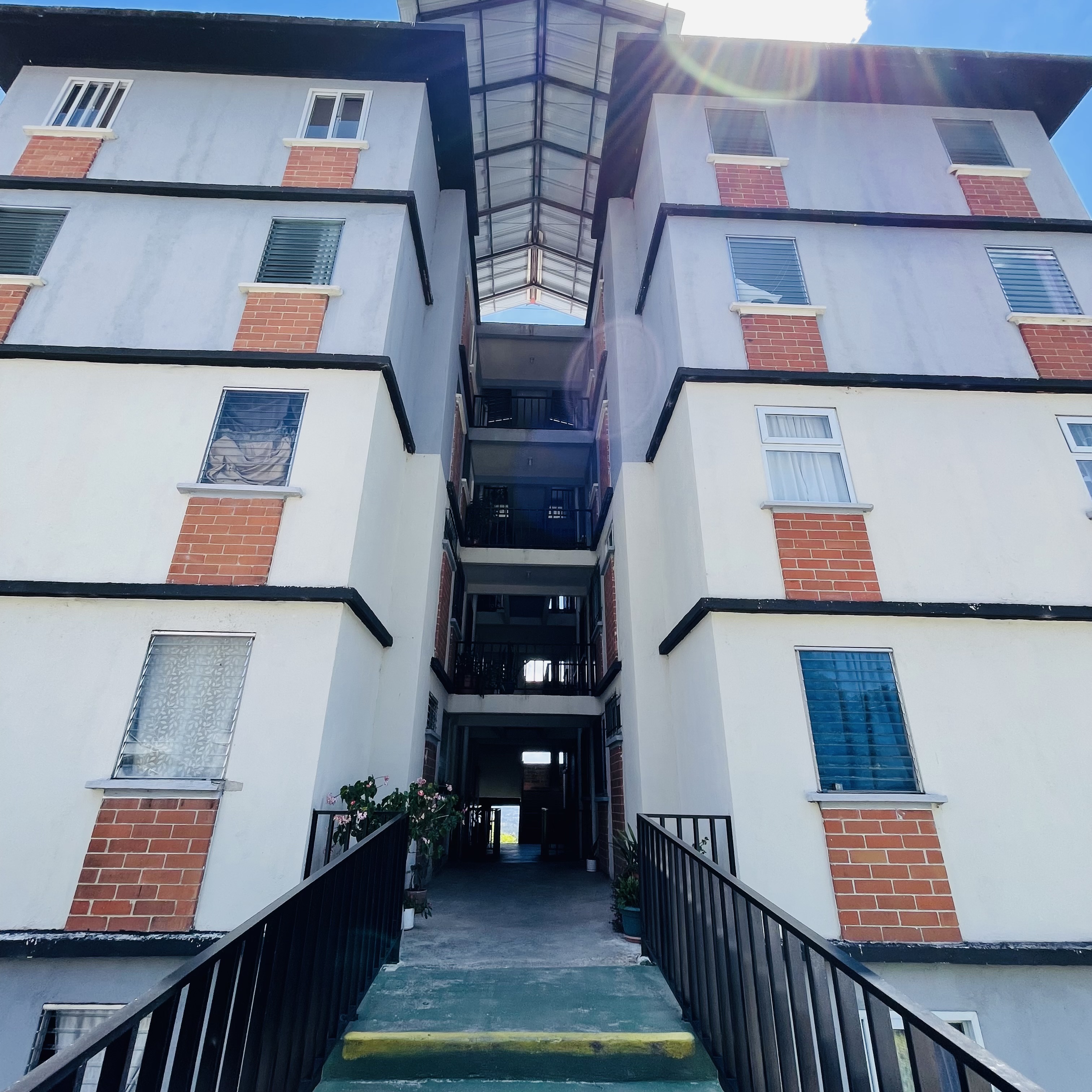 Apartamento en renta y/o venta Condominio Las Vistas Zona 10 SCP