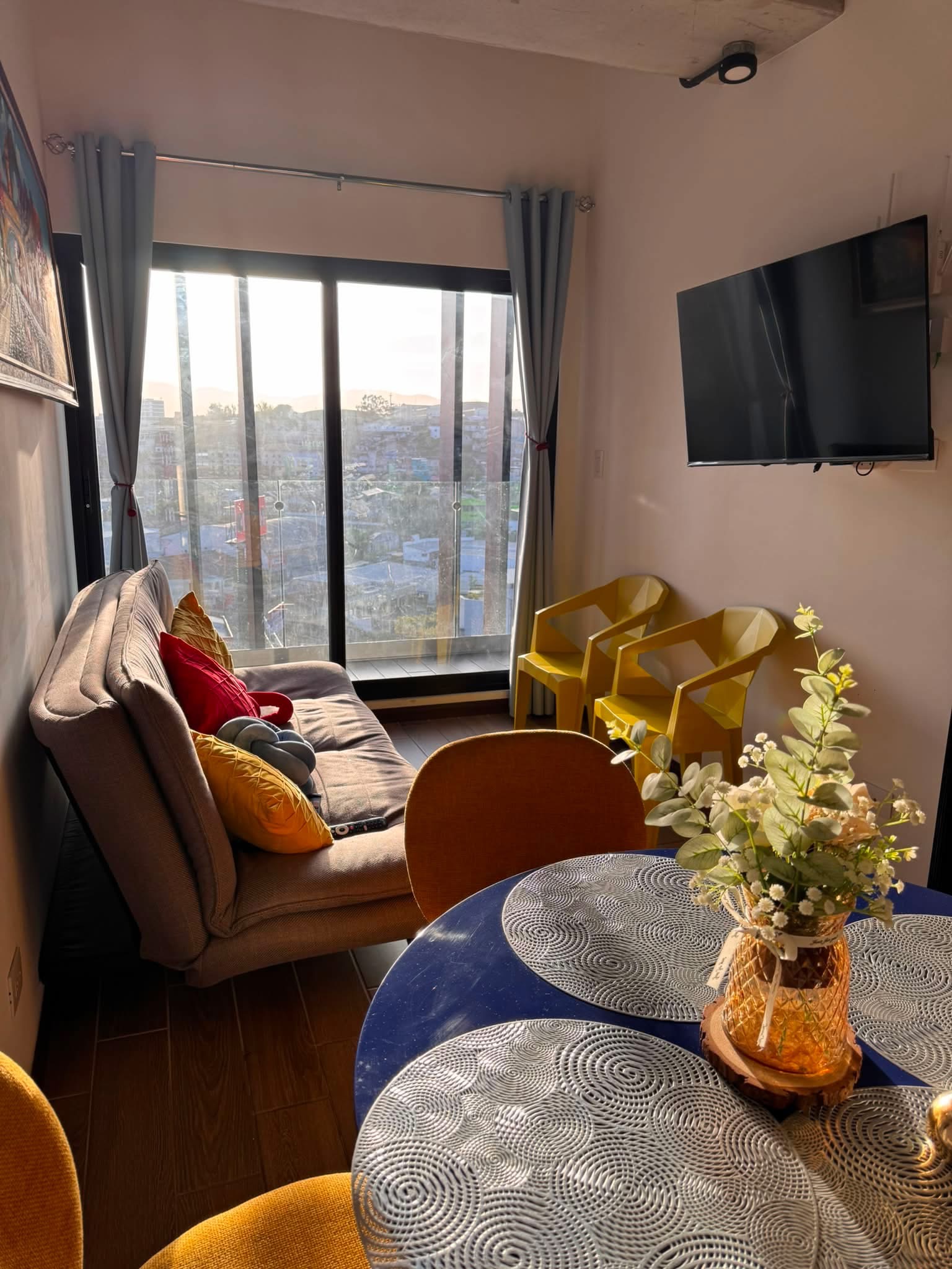 Renta de apartamento amueblado en Edificio Séptimo, zona 4 - foto 1