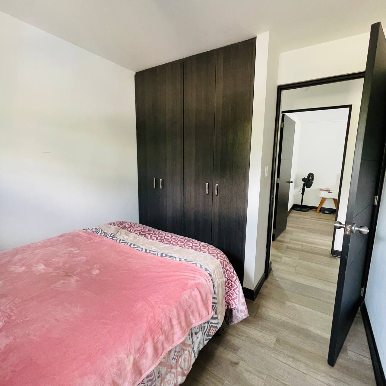 Apartamento en venta en Villas Granada 2 zona 10 de Sta. Catarina Pinula - foto 12