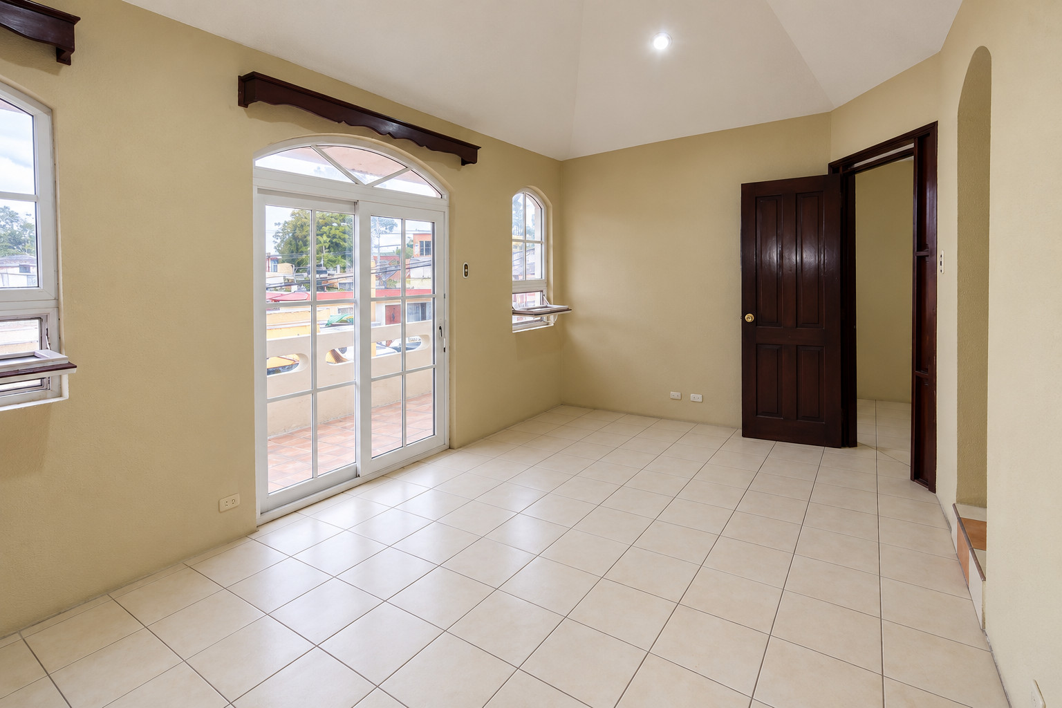 Casa en venta de 7 habitaciones en Residenciales Cerro Alto, zona 2 de Villa Nueva